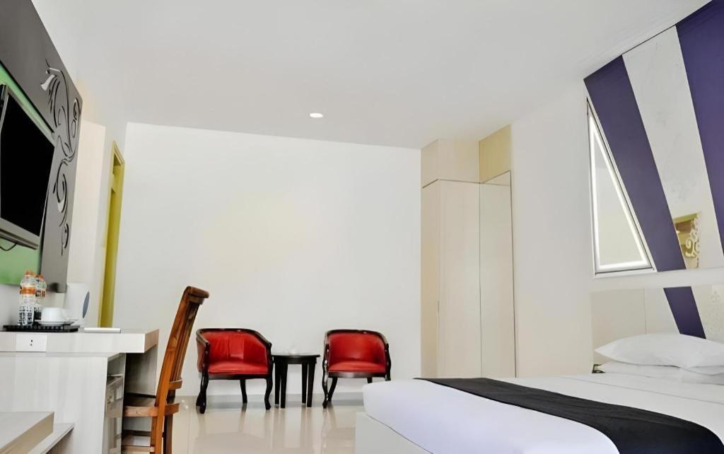 Hotel New Puri Garden Bandara Semarang Exterior photo